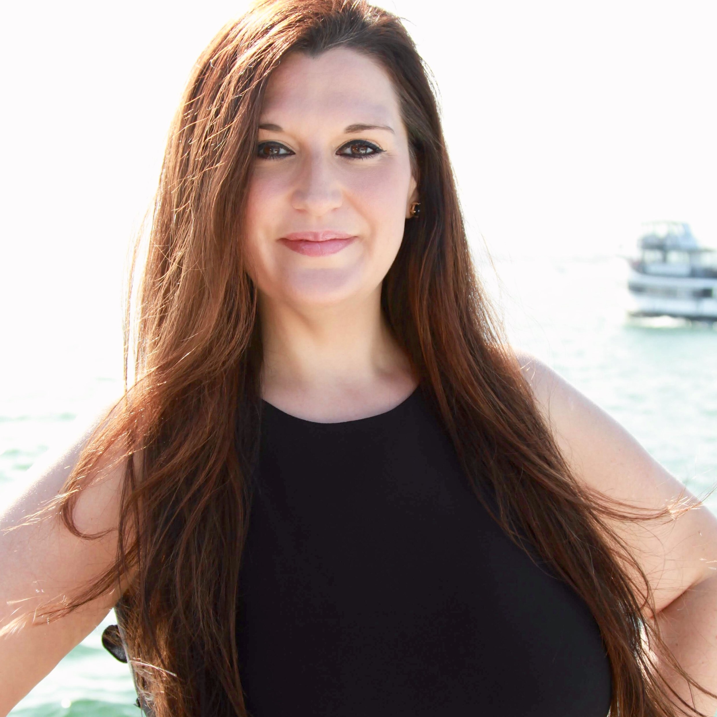 Alexandra Kemp headshot